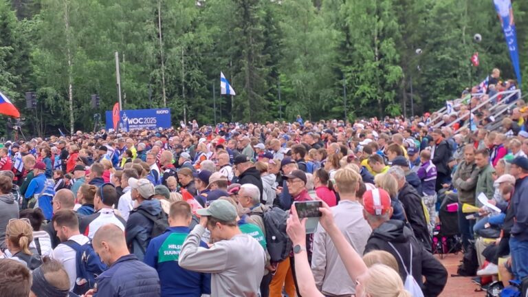MM-rastien yleisömäärä yllätti: pääsylippuja tilattiin jo lisää / Surprising Crowd Numbers at the World Orienteering Championships: More Tickets Ordered