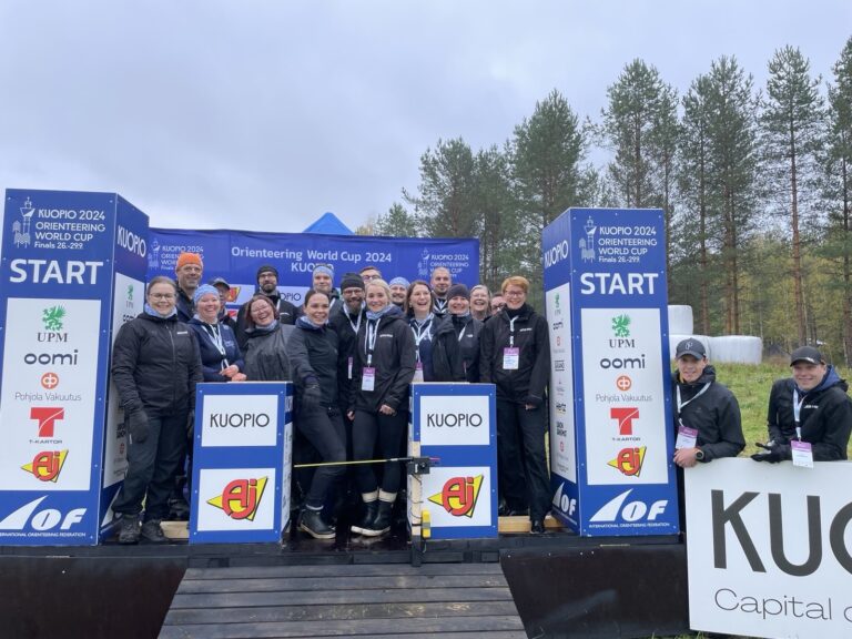 Lähtötiimi valmiina tukemaan kilpailijoiden keskittymistä – suurin työ on tehty ennakkoon -Start team is ready to support the competitors’ focus – most of the work done in advance